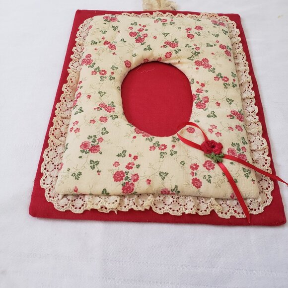 Vintage red and white Lace floral picture frame Cottagecore retro kitsch - Picture 8 of 9
